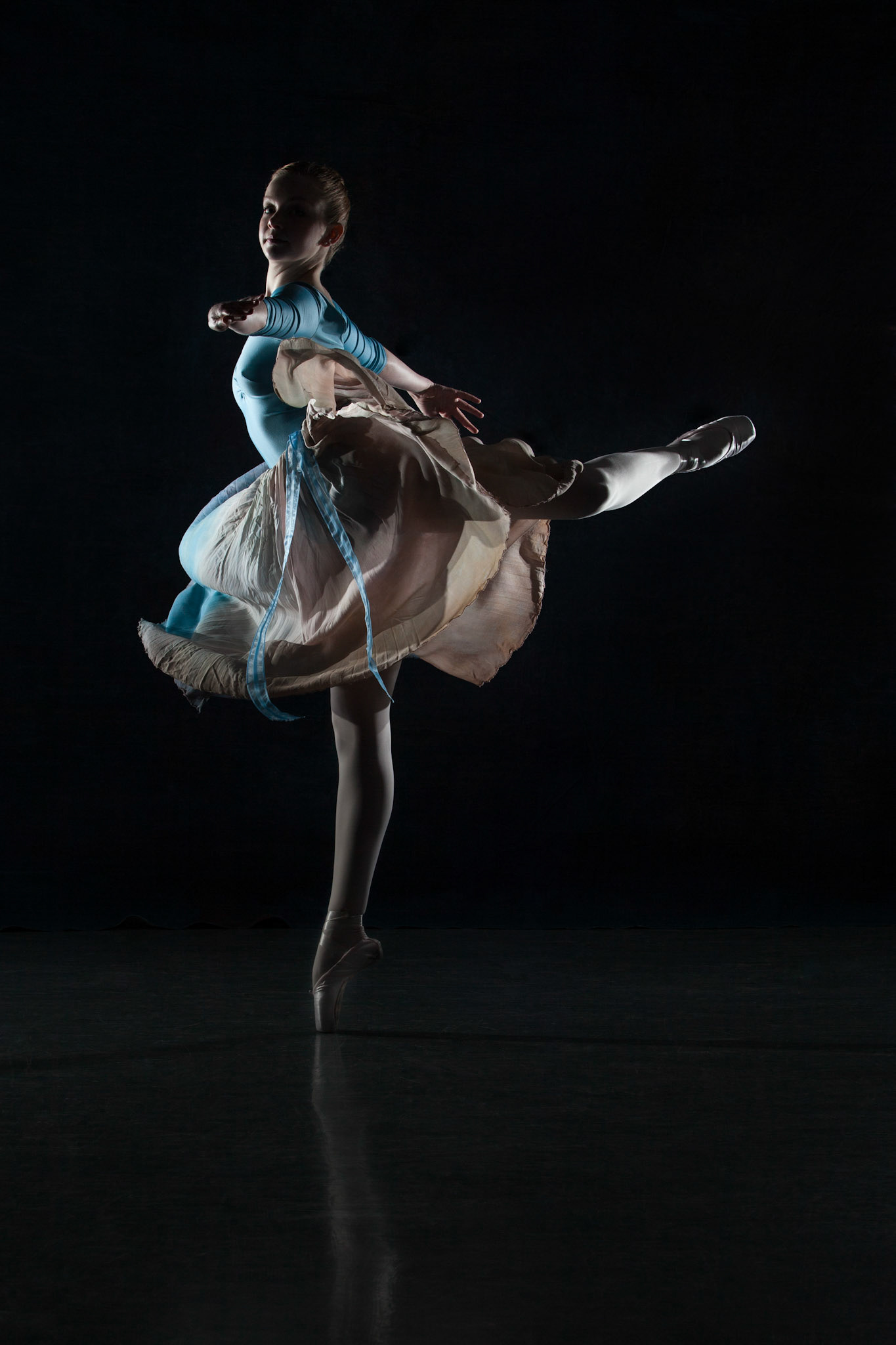 Ballerina - Esmee Lobley