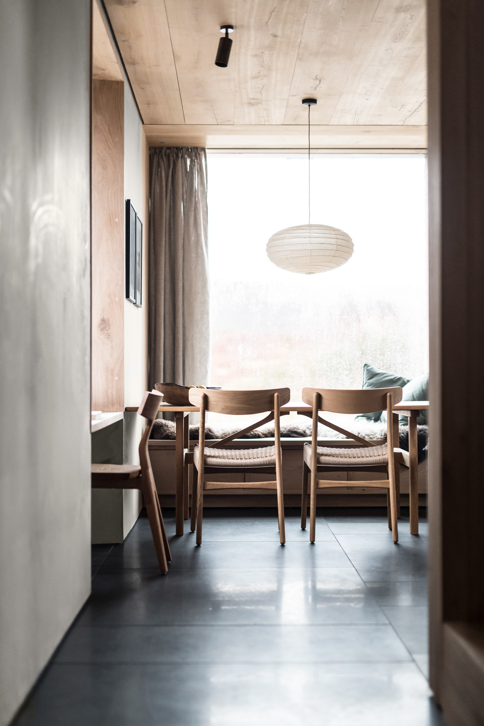 Livingroom - Kyle House, Northern Scotland - photo Martin Kaufmann