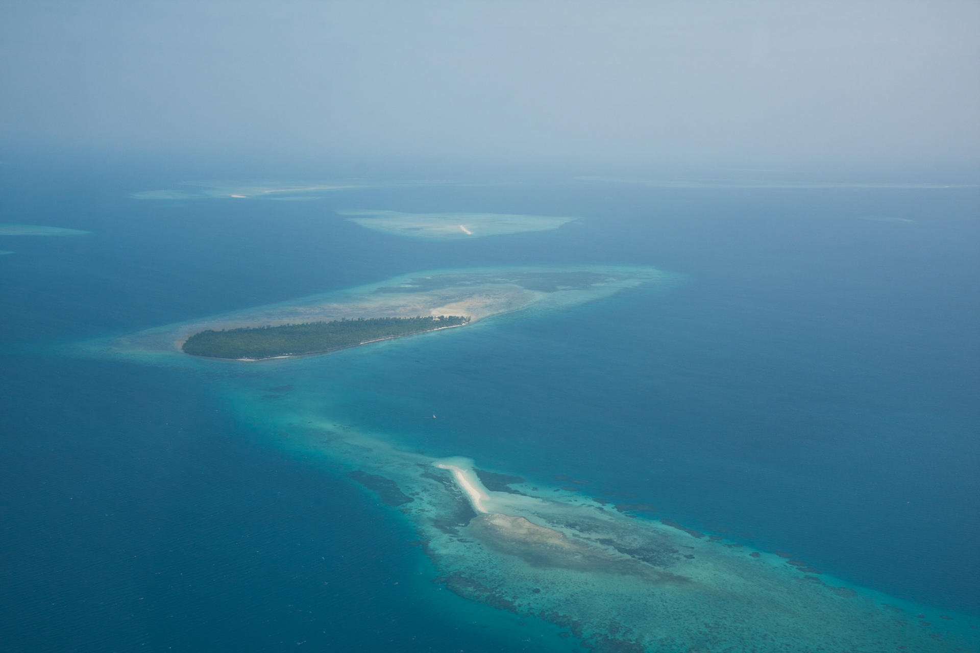 Flying over the Indian Ocean to Zanzibar