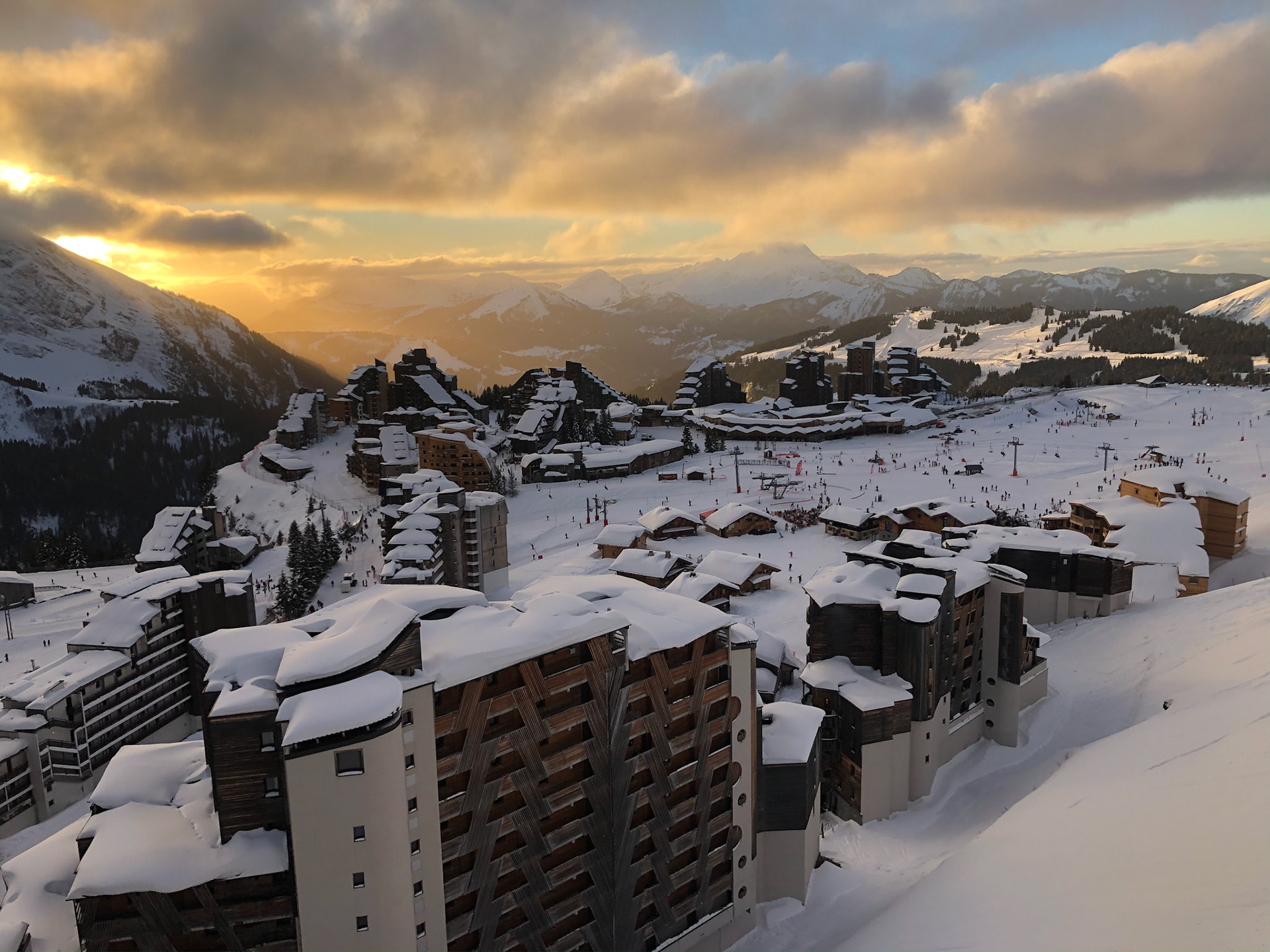 Avoriaz from Tour chair, at sunset