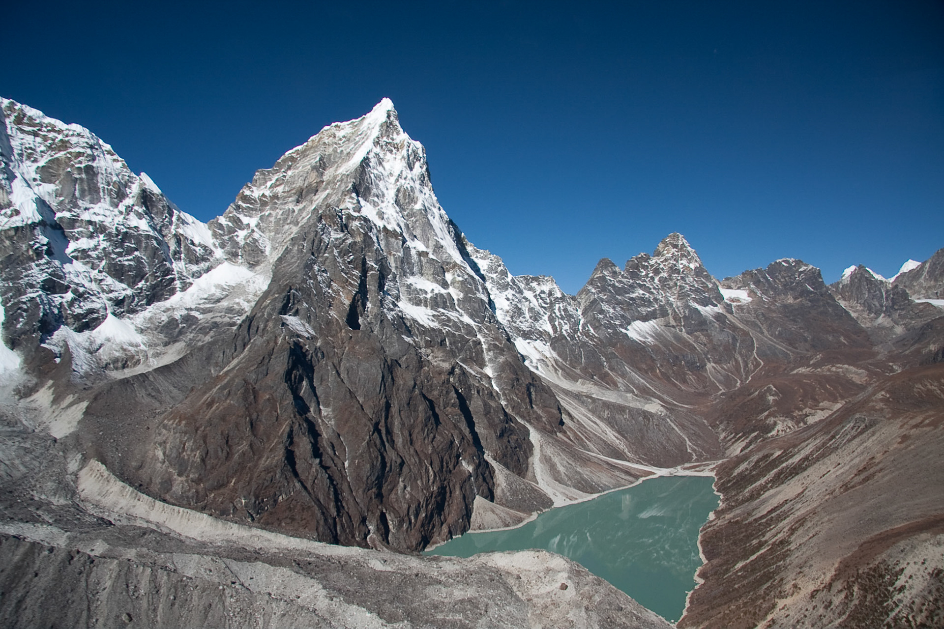 View from helicopter (flight from Lukla to Everest Base Camp)