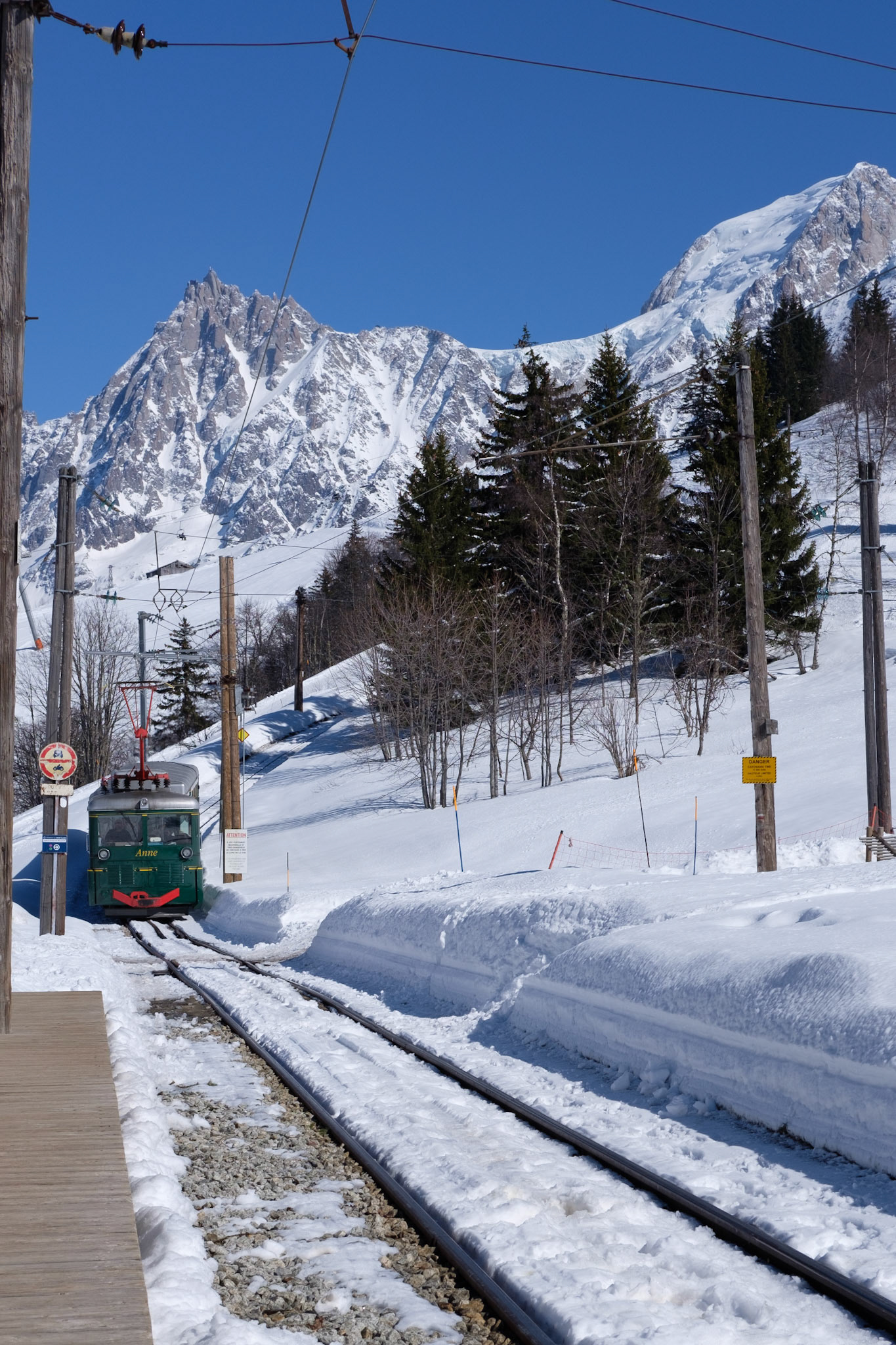 Train approaching Col de Voza station