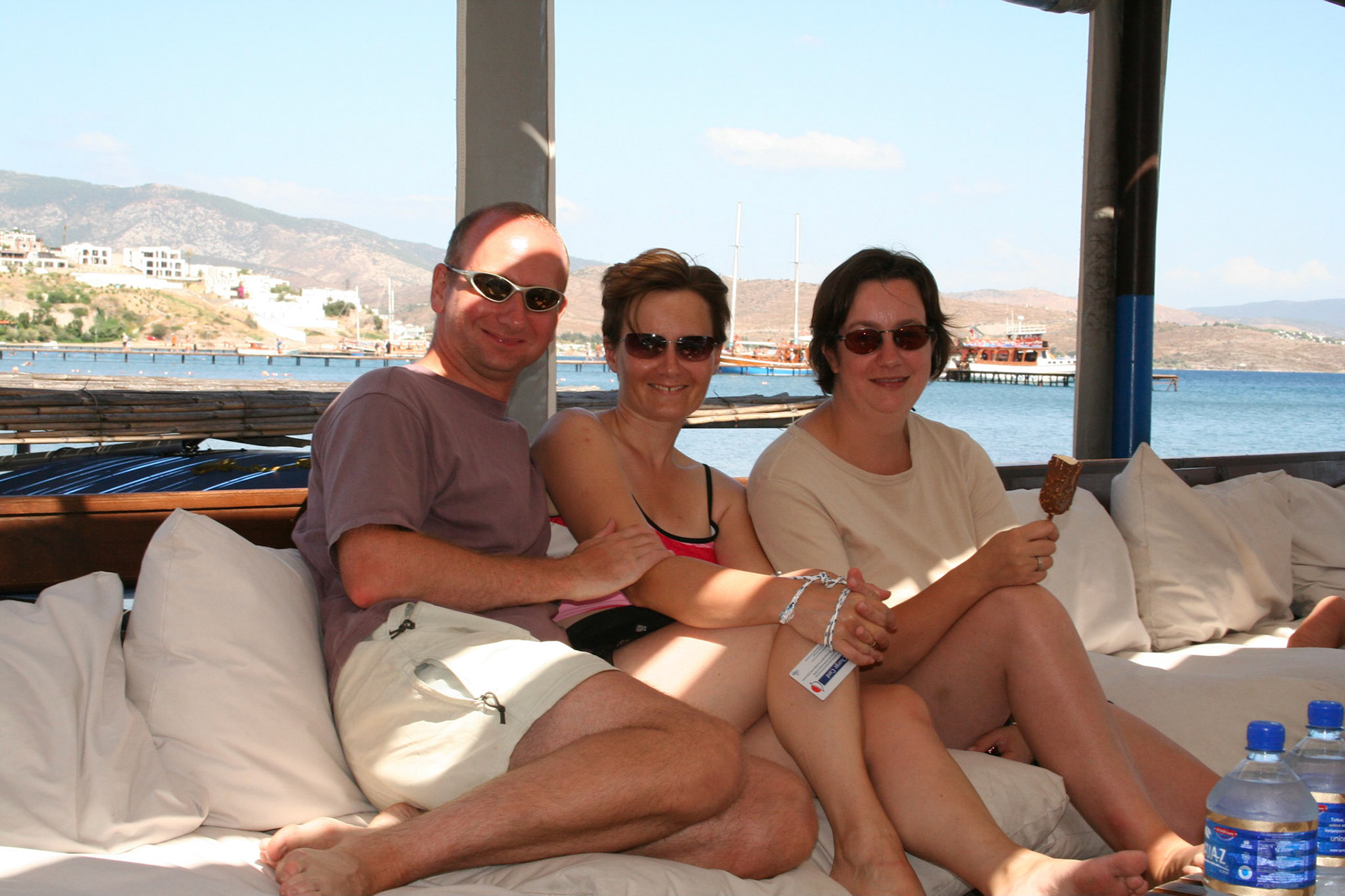 Alex, Sue and Andrea in the Jetty bar