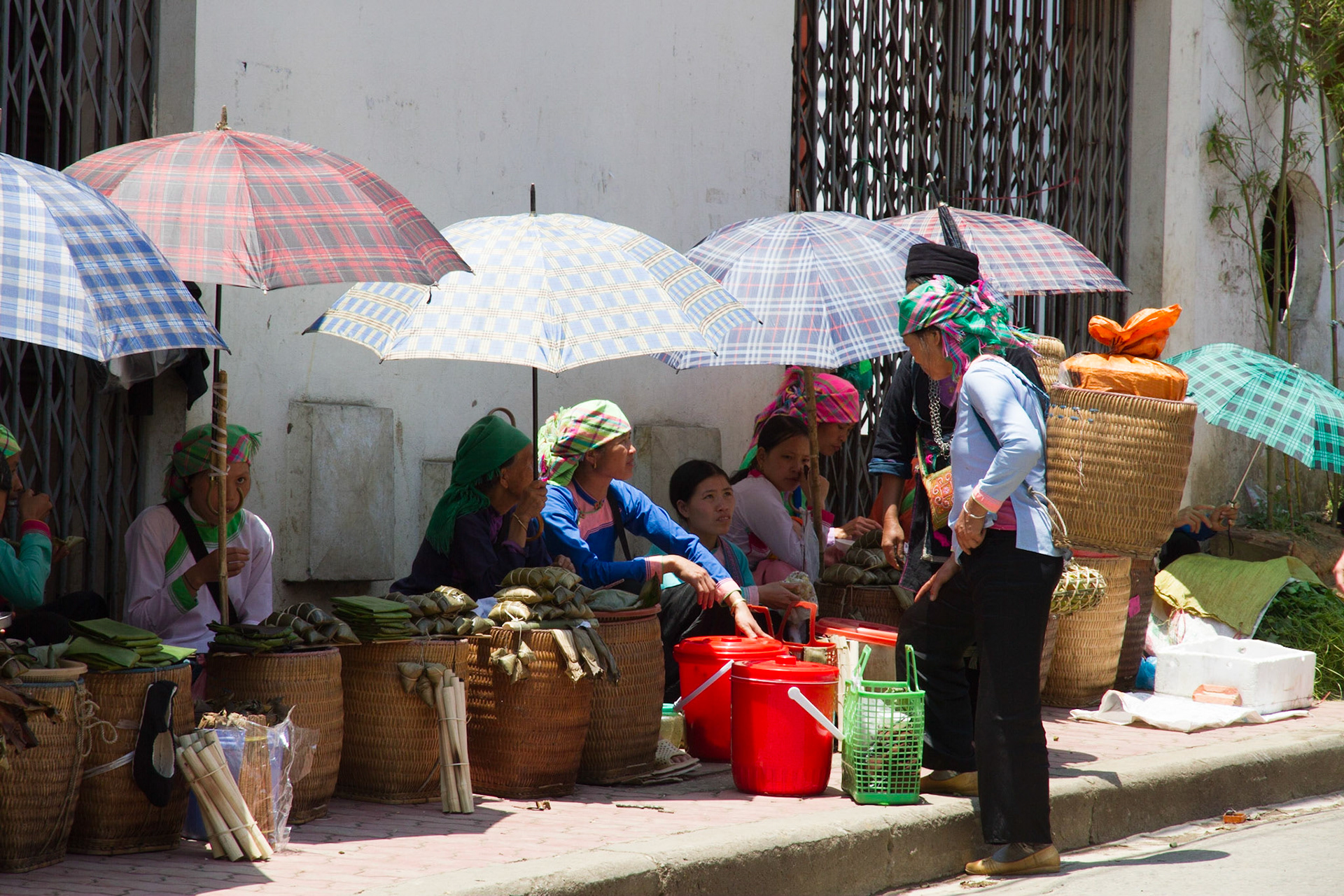 Market day in Sapa - Giay people