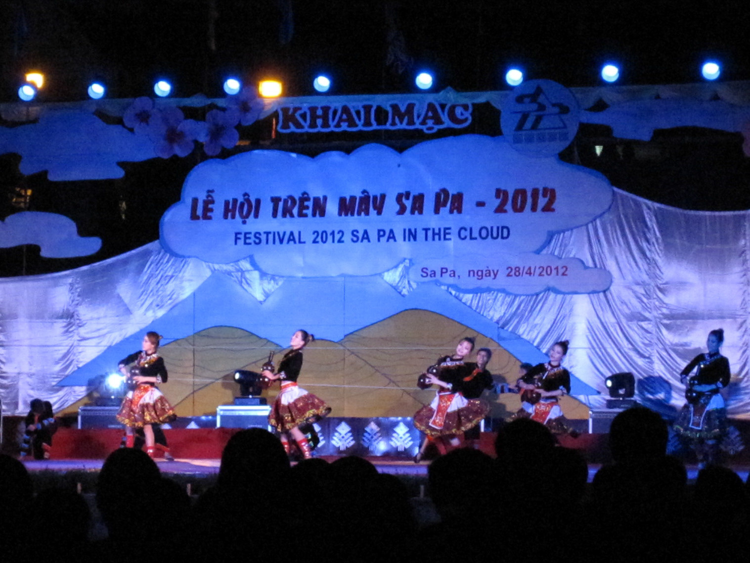 Entertainment at the Sapa festival