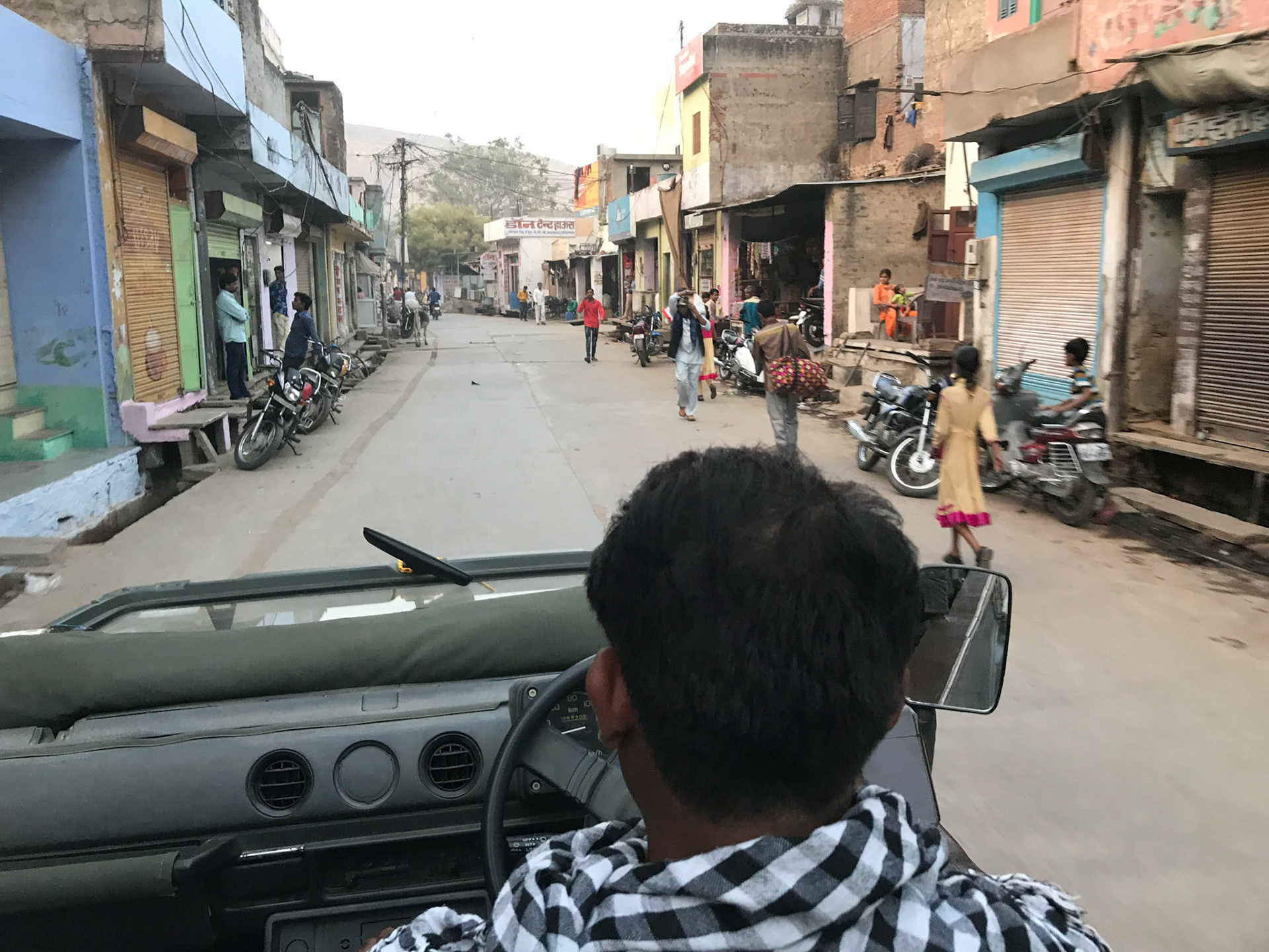 Driving through Sawai Madhopur