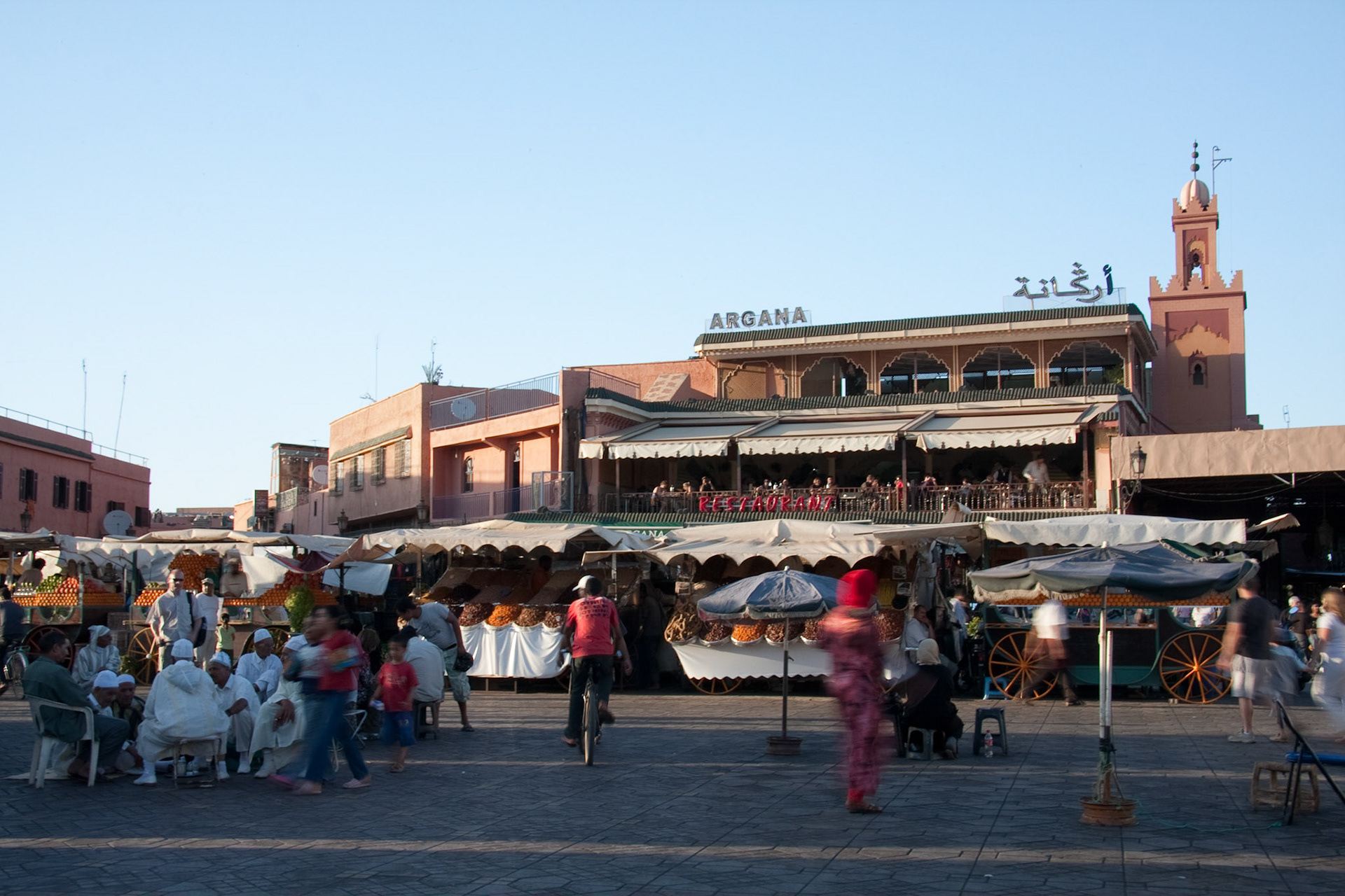 Place Djemaa el Fna in the evening