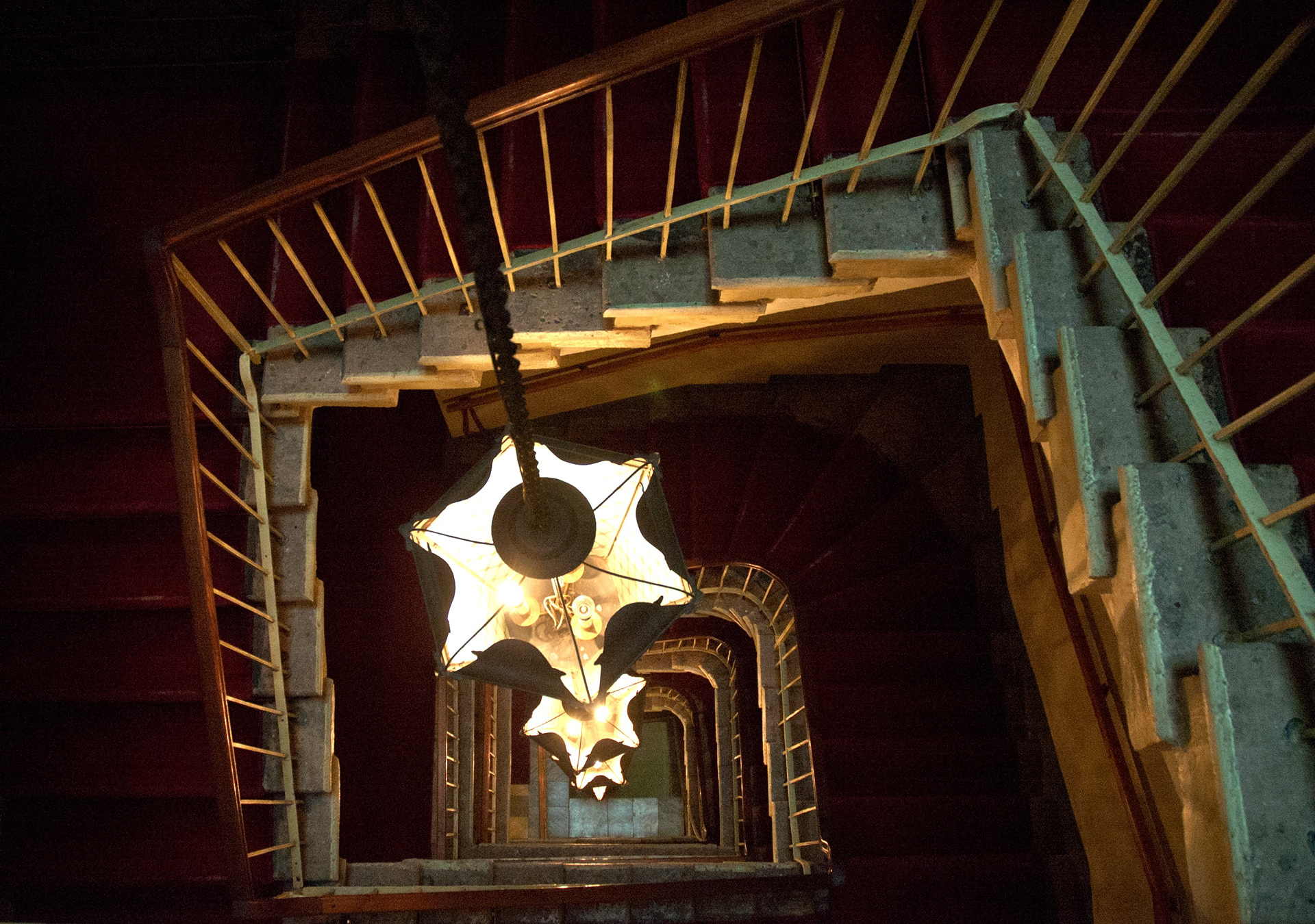Vertigo. Pavlovsk Palace near St. Petersburg, Russia. ©2010, Corey Sandler
