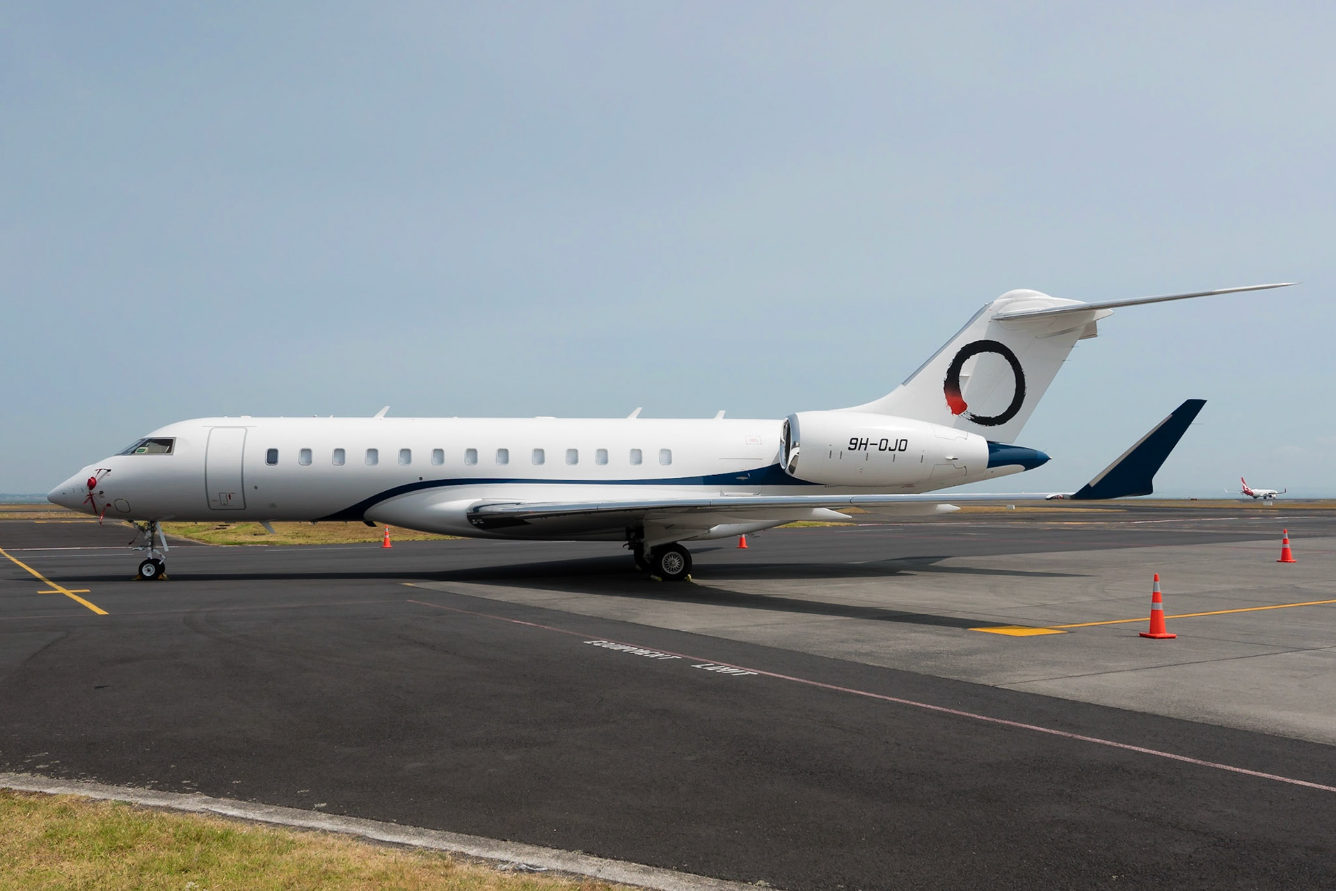 Bombardier Global 6000 9H-OJO in Auckland.