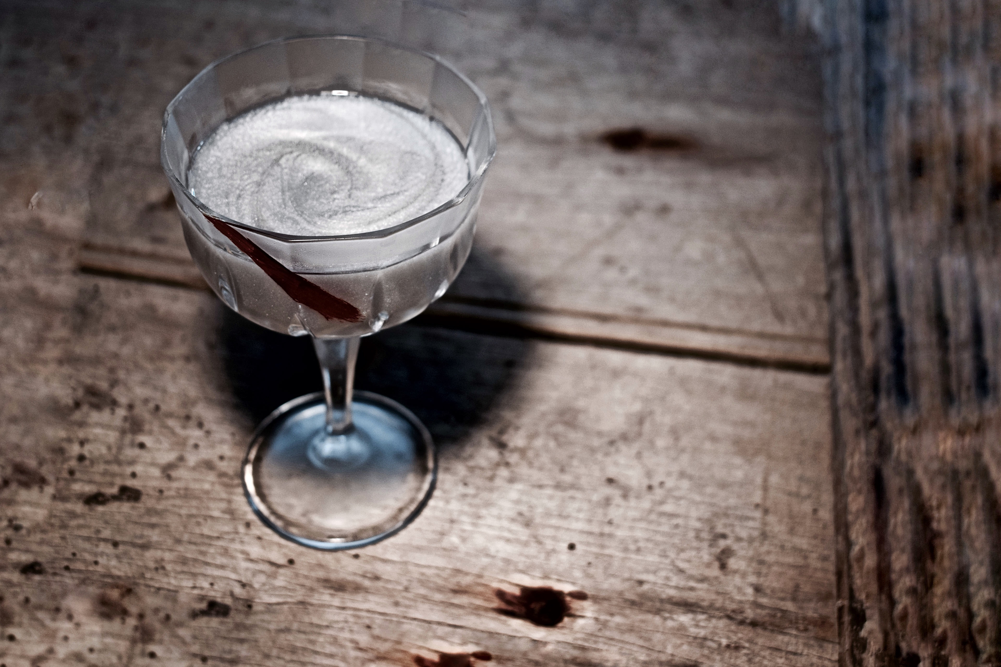ARMOR • Dal gusto smoky e sour. La voglio sfavillante inviolabile e vanitosa!