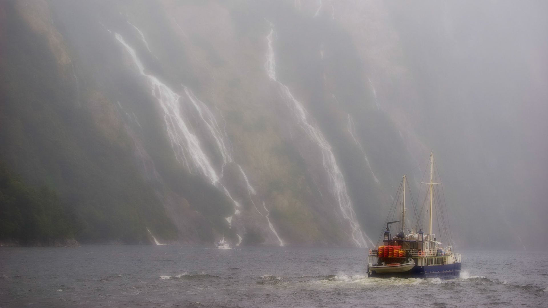 MAGNIFICENT MILFORD SOUND | NEW ZEALAND