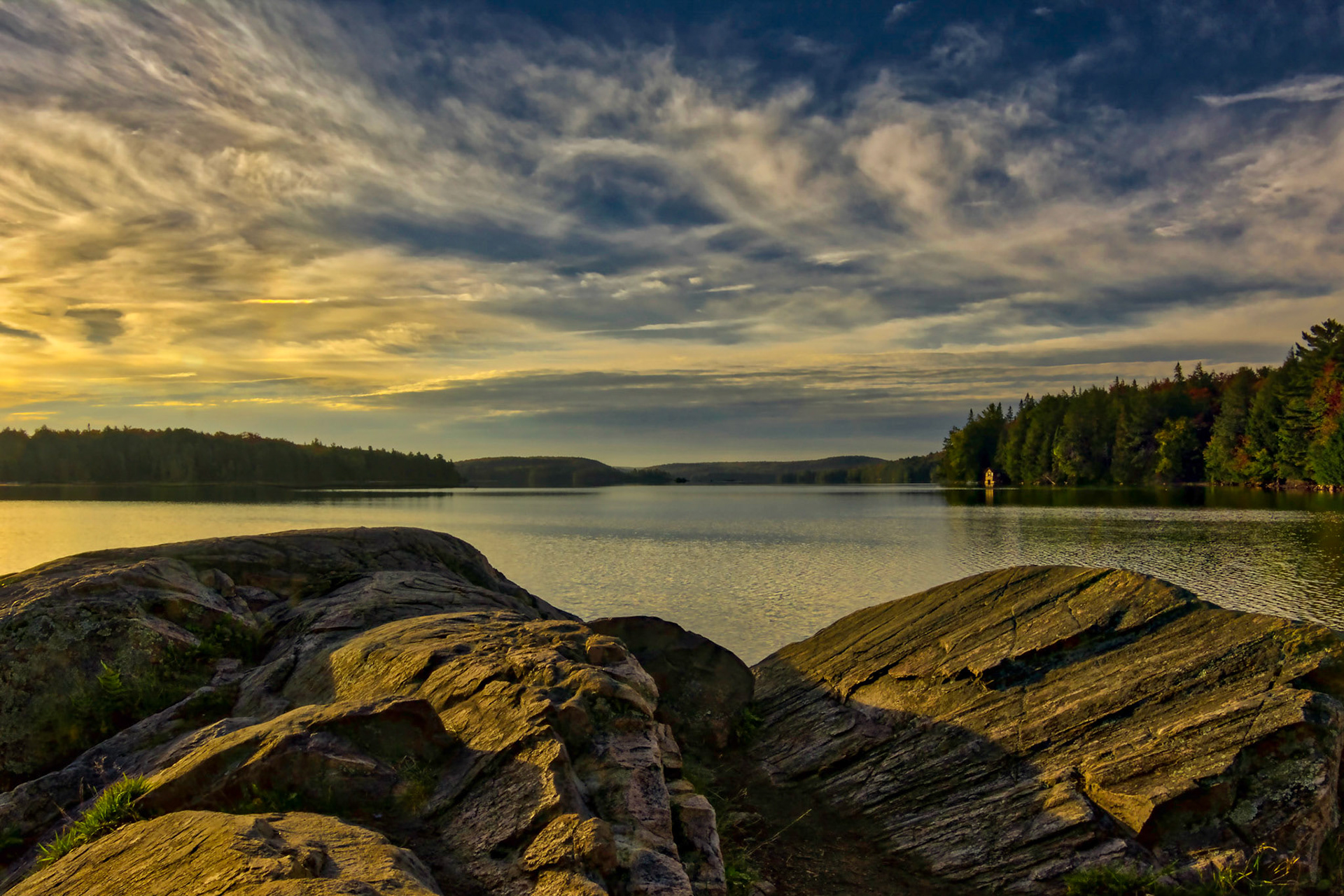 Early Morning Smoke Lake © Irwin Seidman