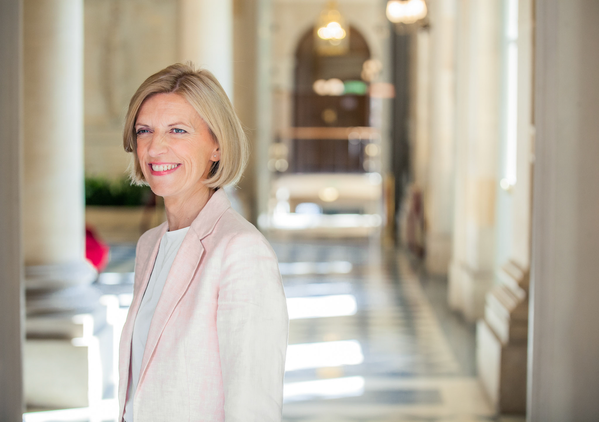 Isabelle Florennes - Députée - Salle des 4 colonnes