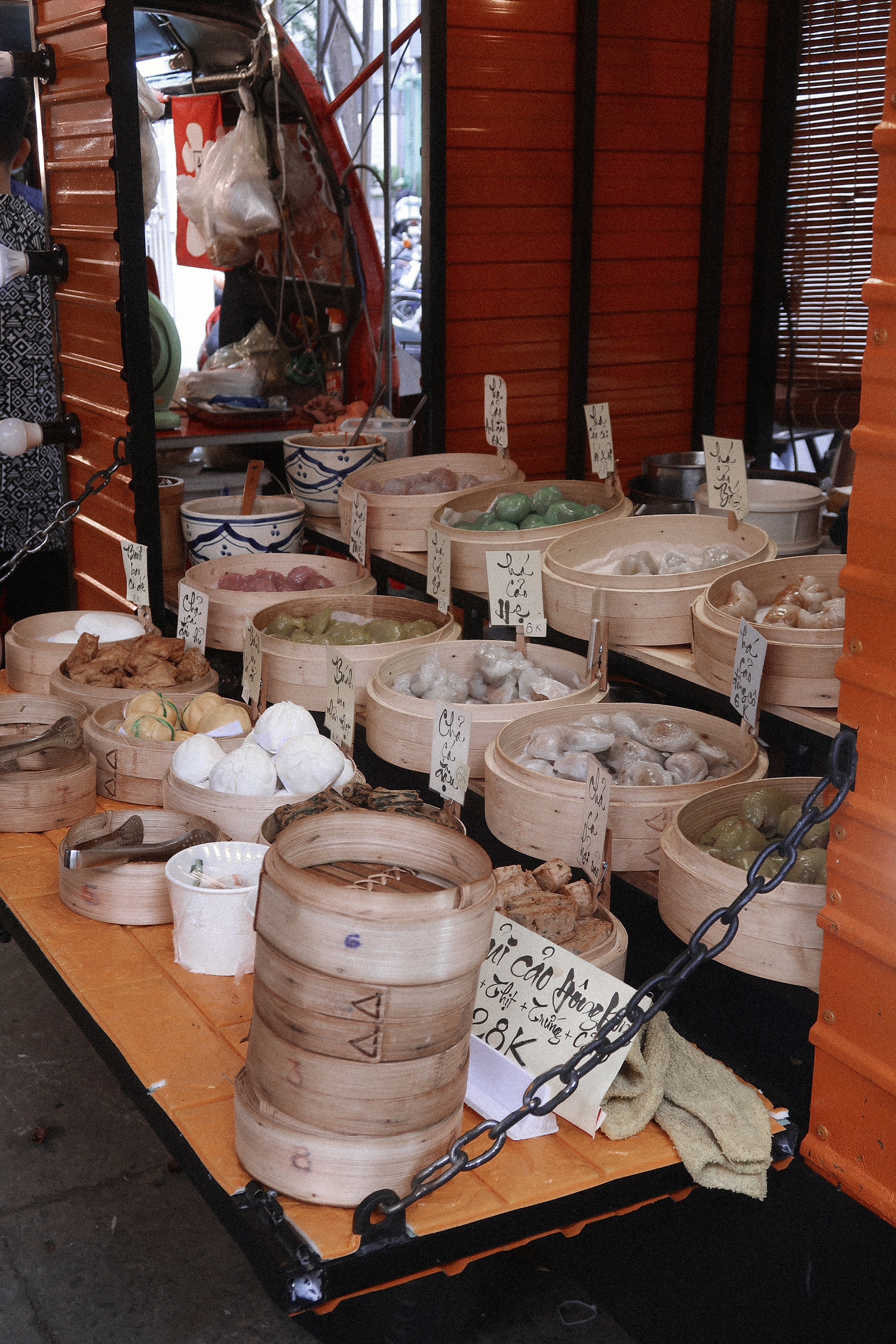 STREET FOOD MARKET, HANOI, VIETNAM
