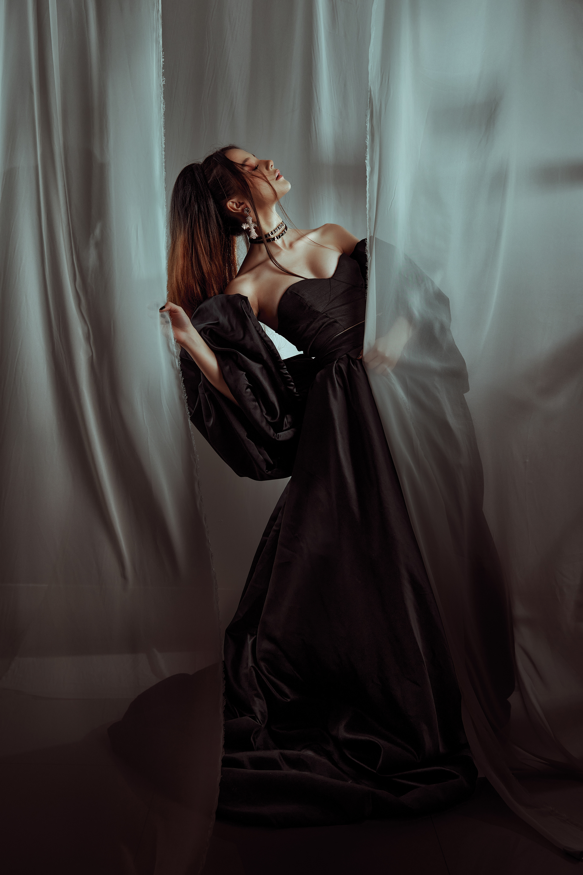 Foto: Alex Huerta MUA: Domingo Dávila Modelo: Veronica Piree Diseño: Fernando Falcón