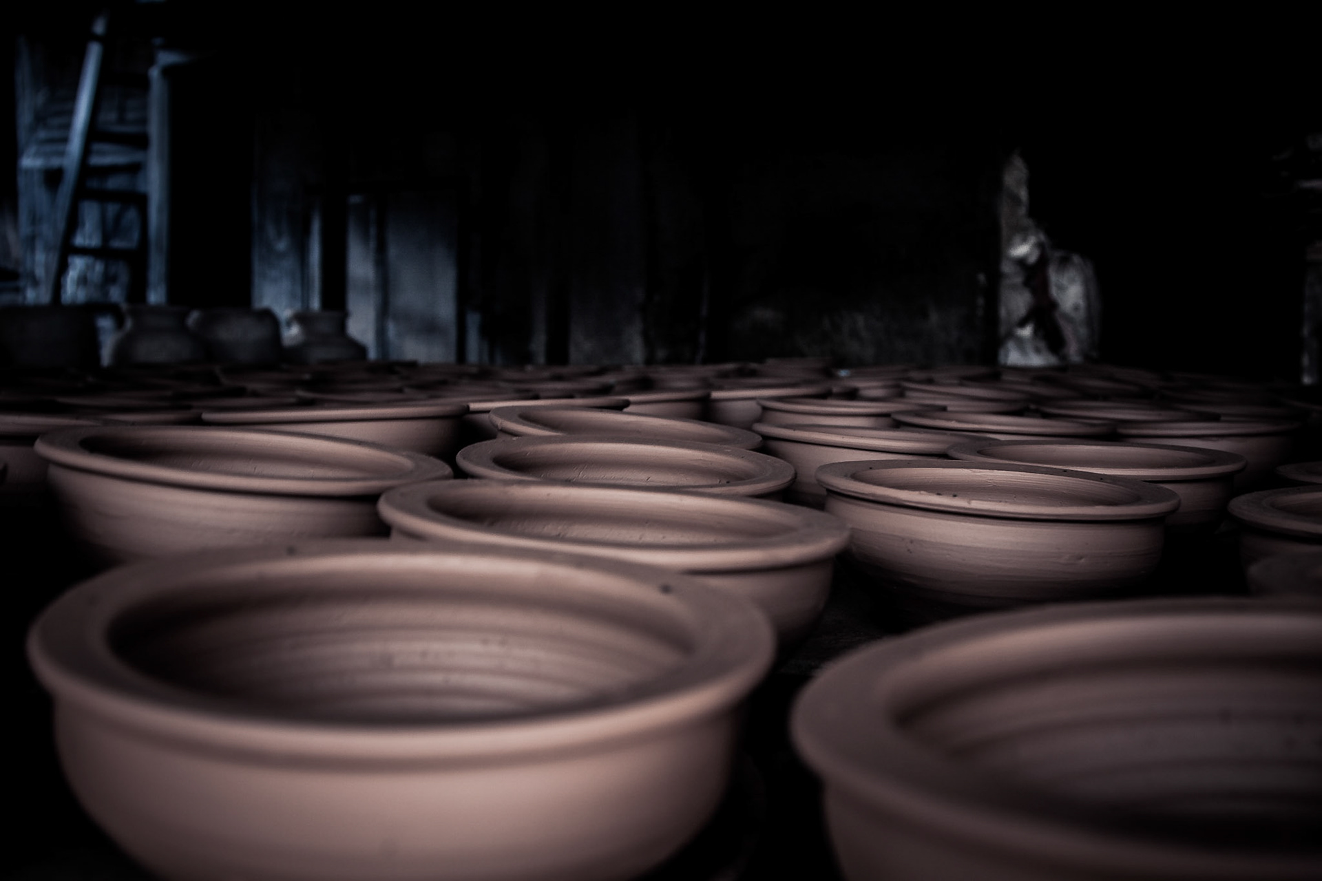 A small pottery in the slum of Mumbai