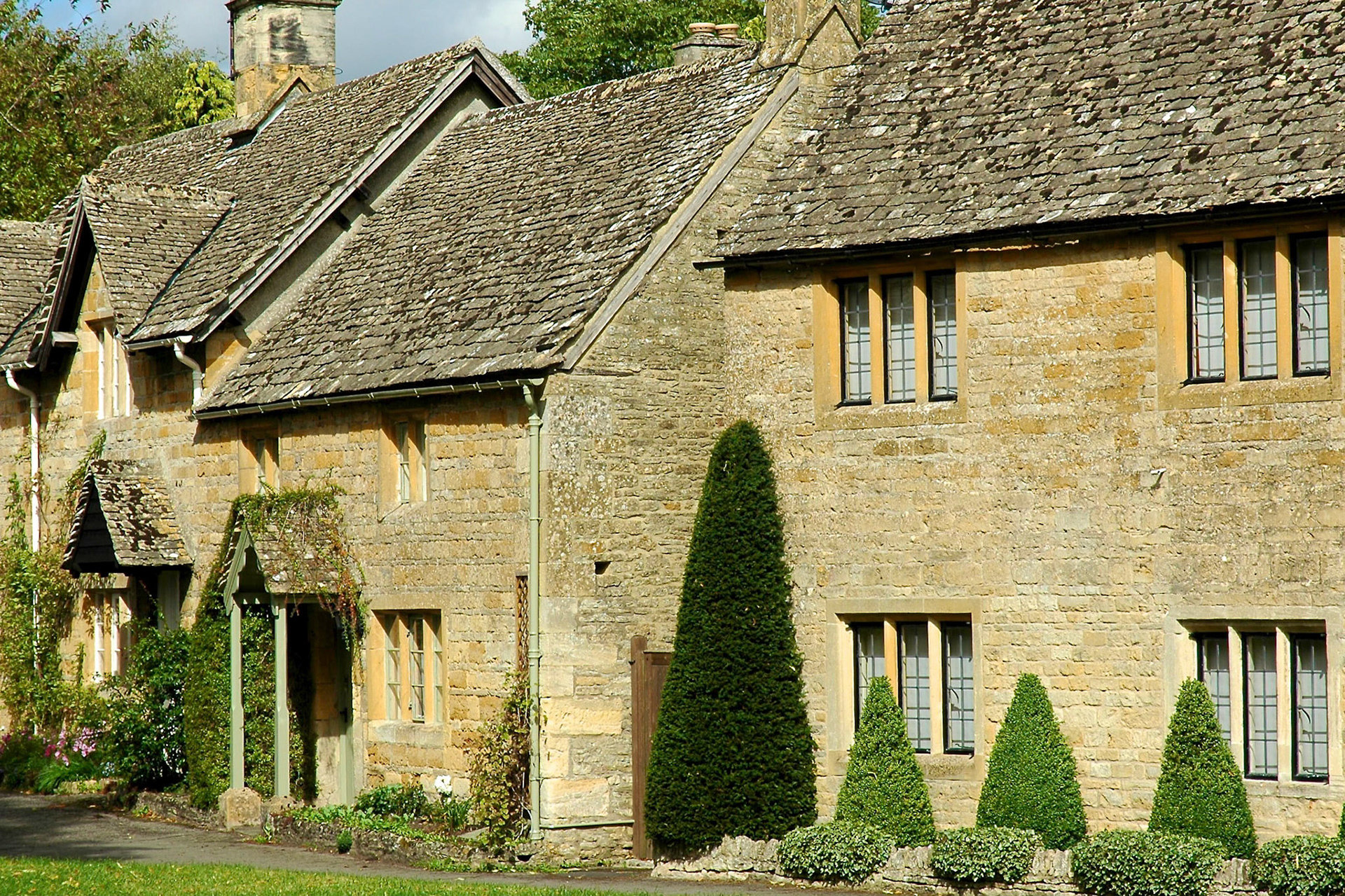 Row of old houses in Lower Slaughter, Cotswolds, England