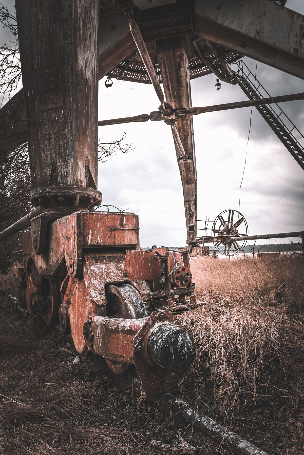 A Postrh CHERNOBYL EXCLUSION ZONE CRANES
