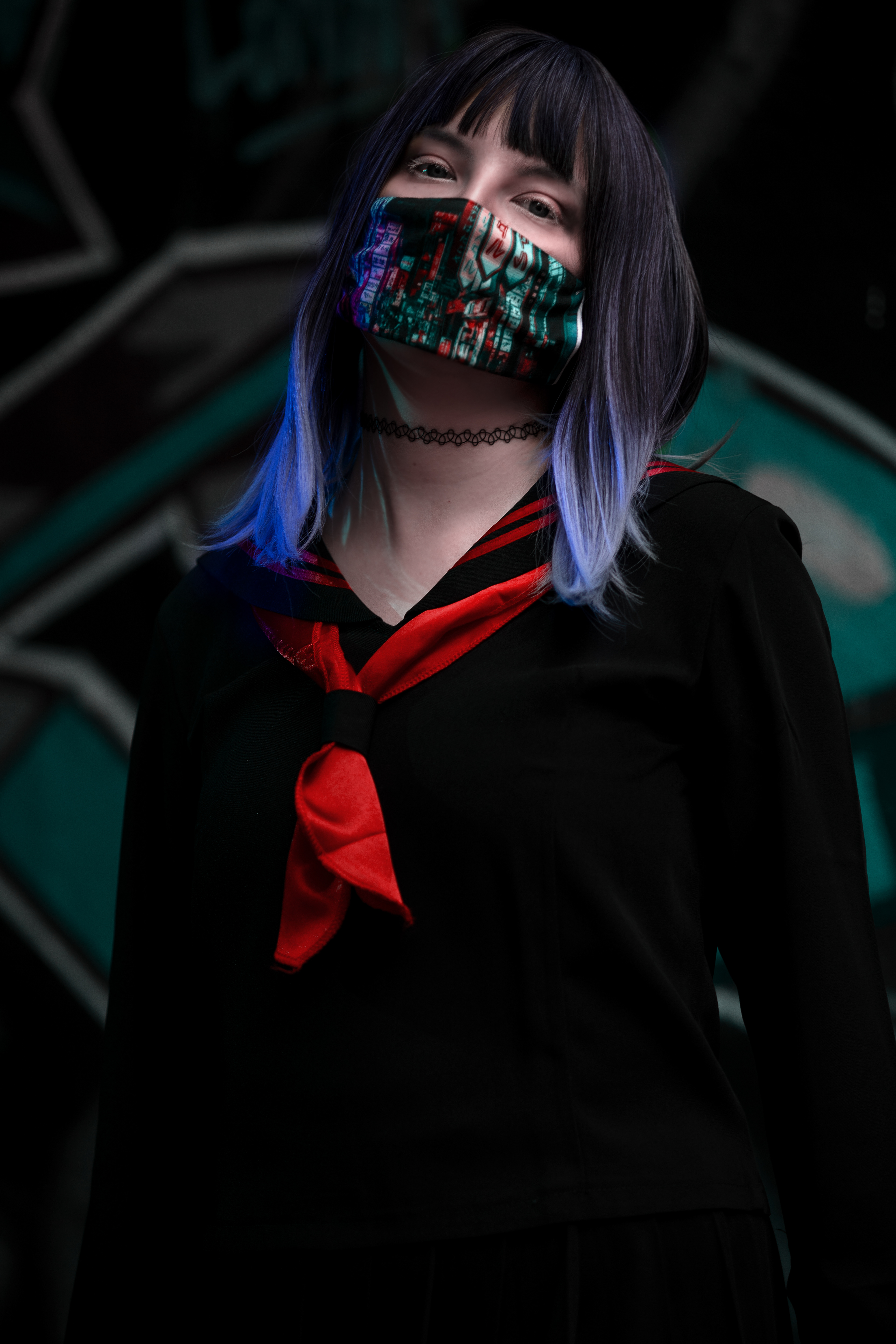 Sukeban Girl mit Maske