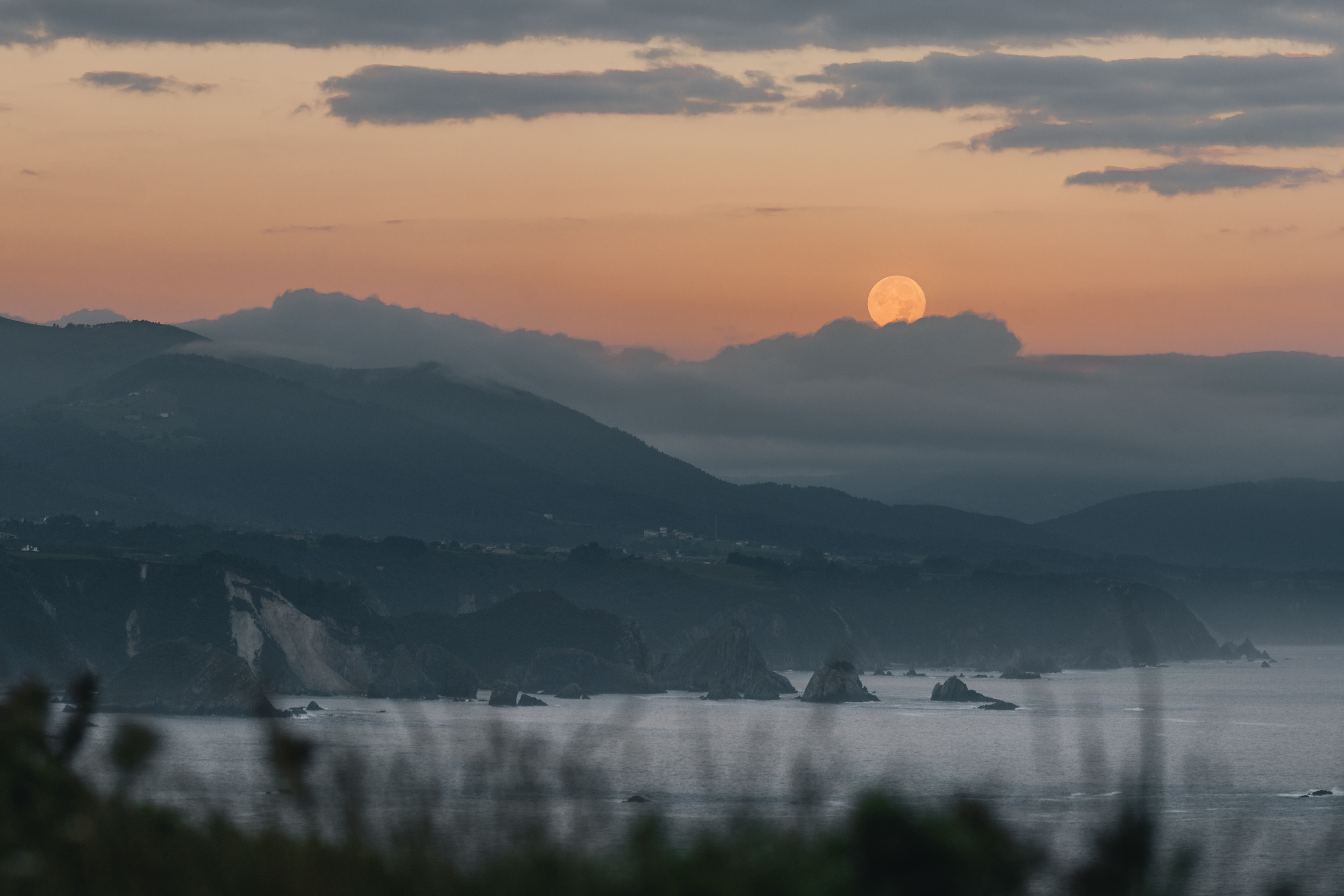 PUESTA DE LUNA DESDE CABO VIDIO